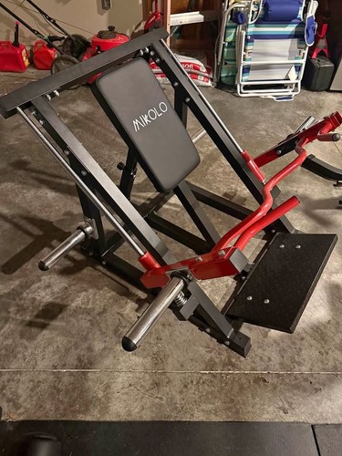 Plate loaded linear row - plate,